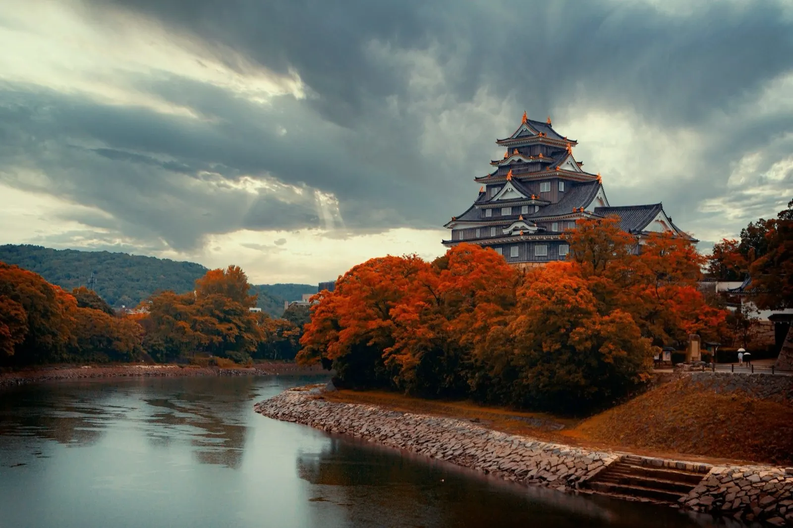 Autumn (Oct–Nov): Enjoy Fall Foliage and Mild Weather
