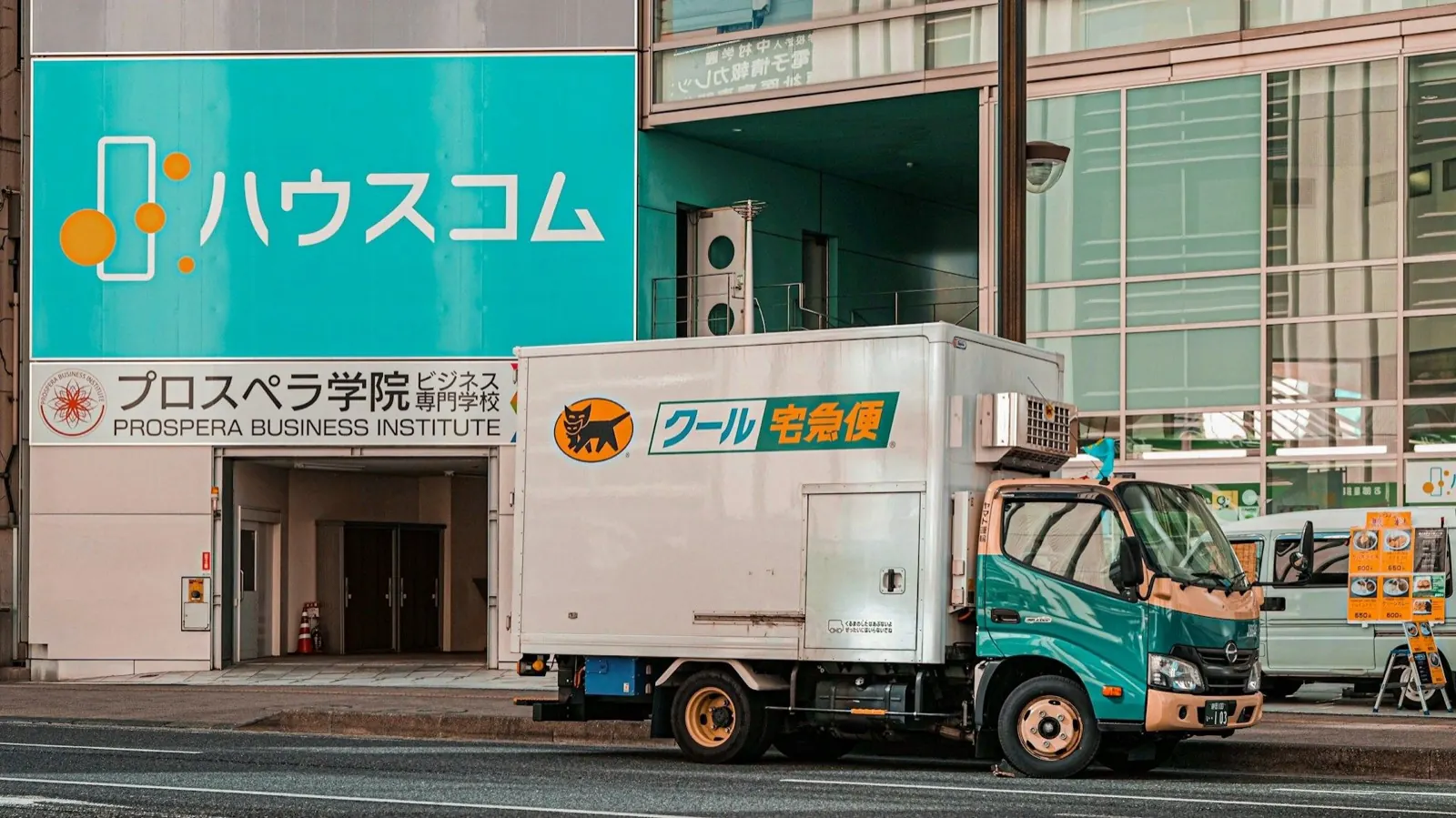 How to Travel Light in Japan Using Luggage Delivery Services